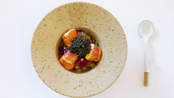 Kulinarisk upplevelse med lokala råvaror på Arctic Bath – restaurang i Norrbotten.