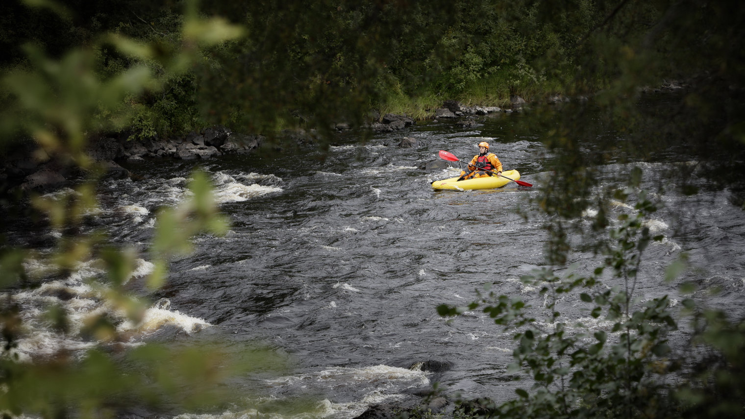 Kanot på Luleälven i Lappland under sommaren